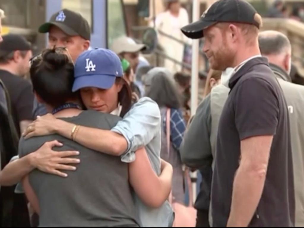 Prince Harry and Meghan Markle at a meal distribution site for wildfire victims