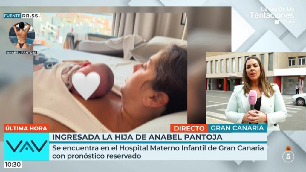 Anabel Pantoja holding her daughter Alma in the hospital