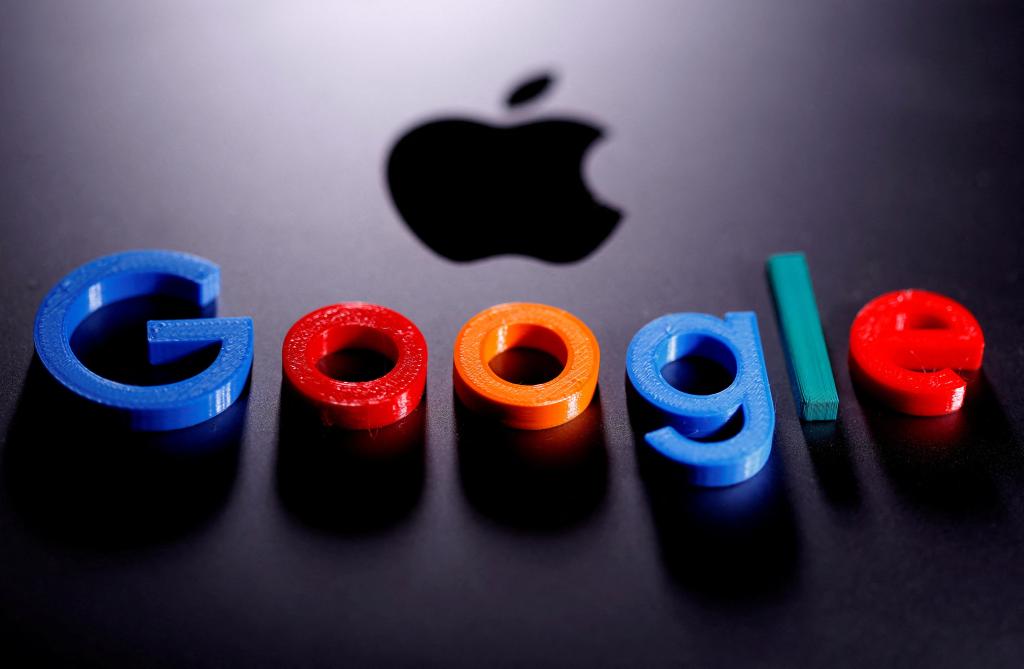 UK Regulator Investigates Apple and Google’s Market Practices