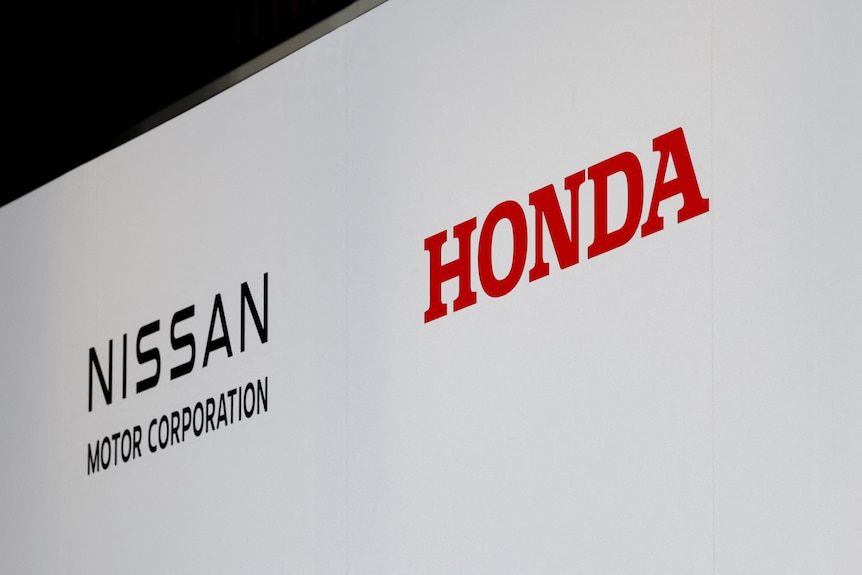 Nissan and Honda executives meeting