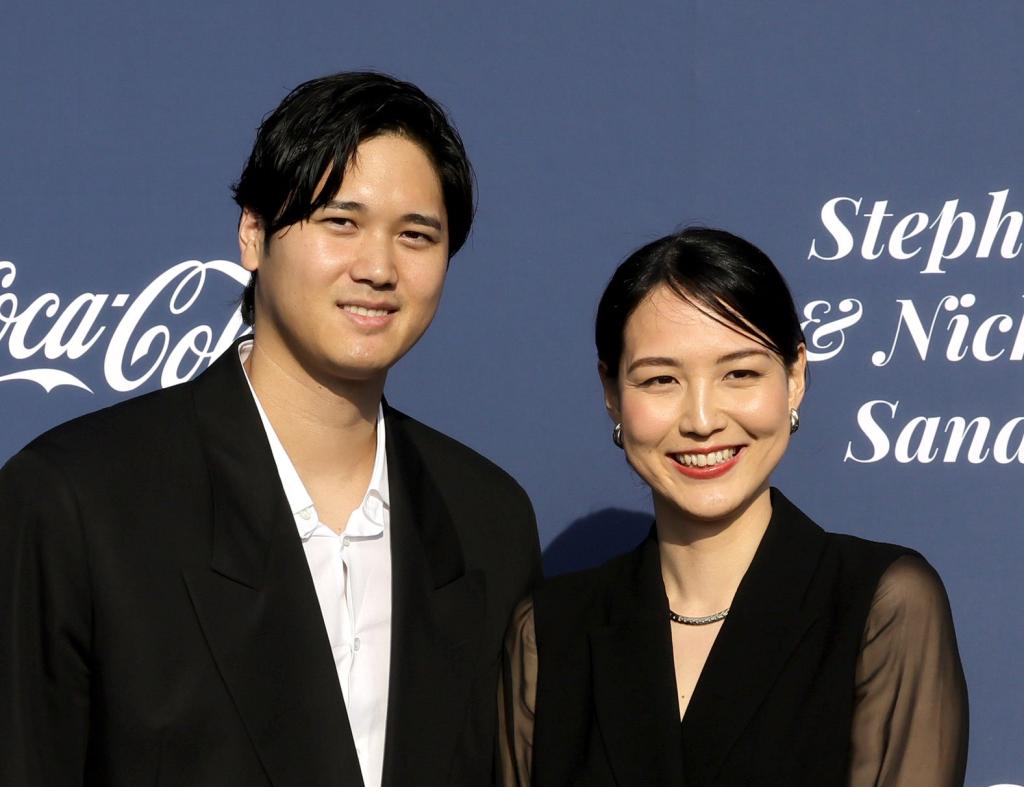 Shohei Ohtani celebrating his wedding with Mamiko Tanaka