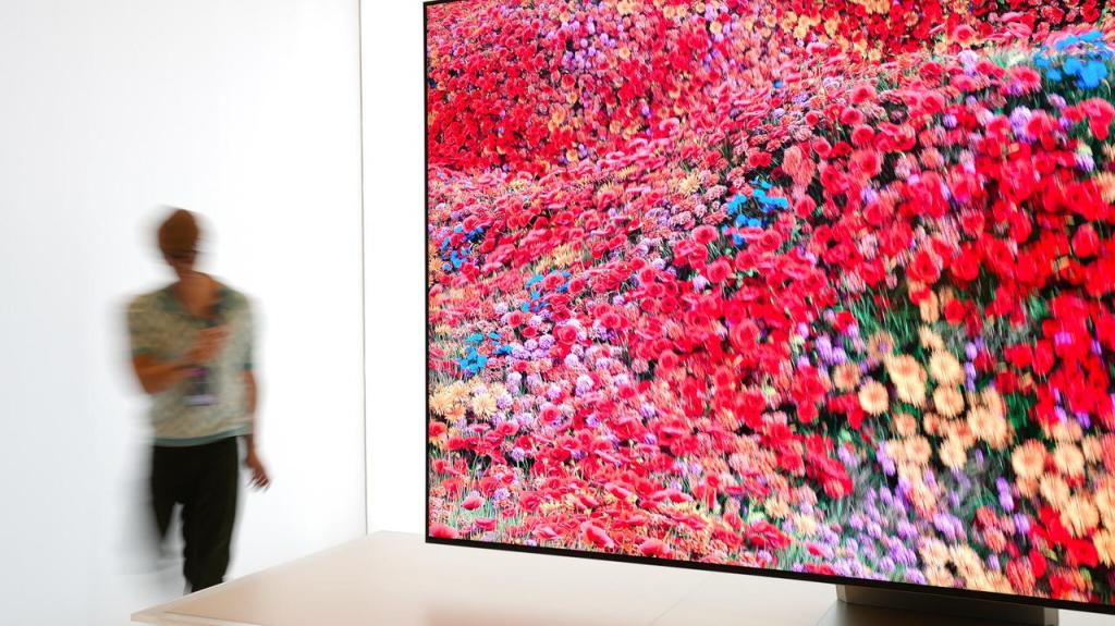 Samsung's new AI-enhanced TV at CES 2025